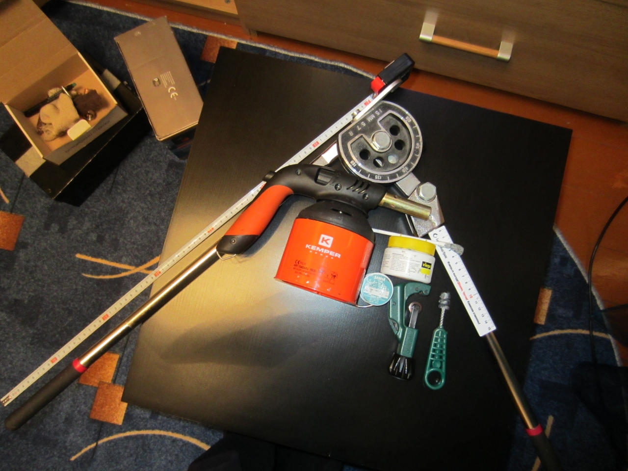 Начало..... Комплект для творчества по меди. А потом появилось пиво)